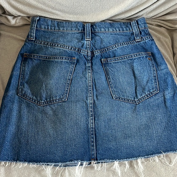 Madewell Rigid Denim Raw Hem A-Line Mini Skirt Leandra Wash Size 26/4 - Picture 3 of 11